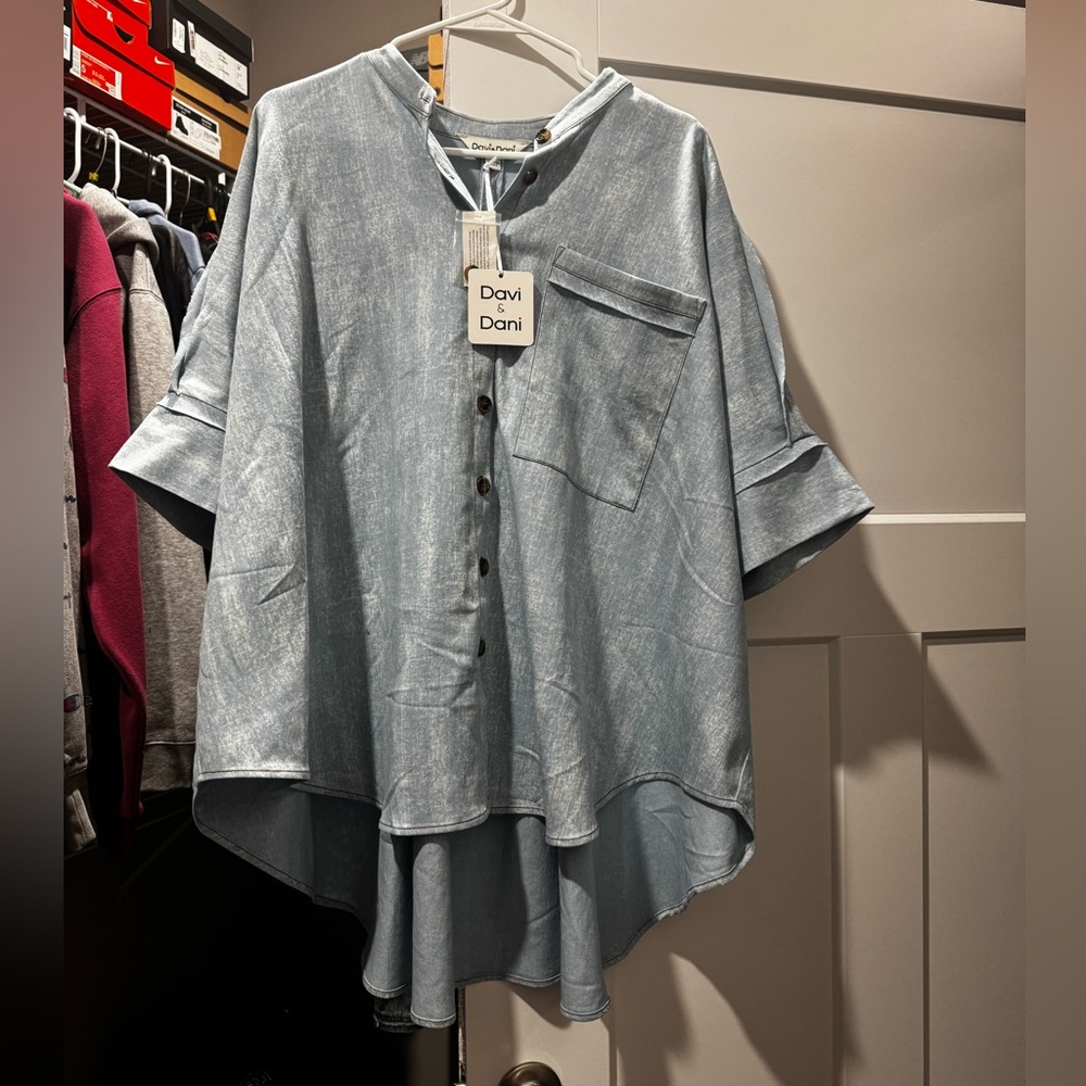 Davi & Dani Denim Blue Button-Up Top